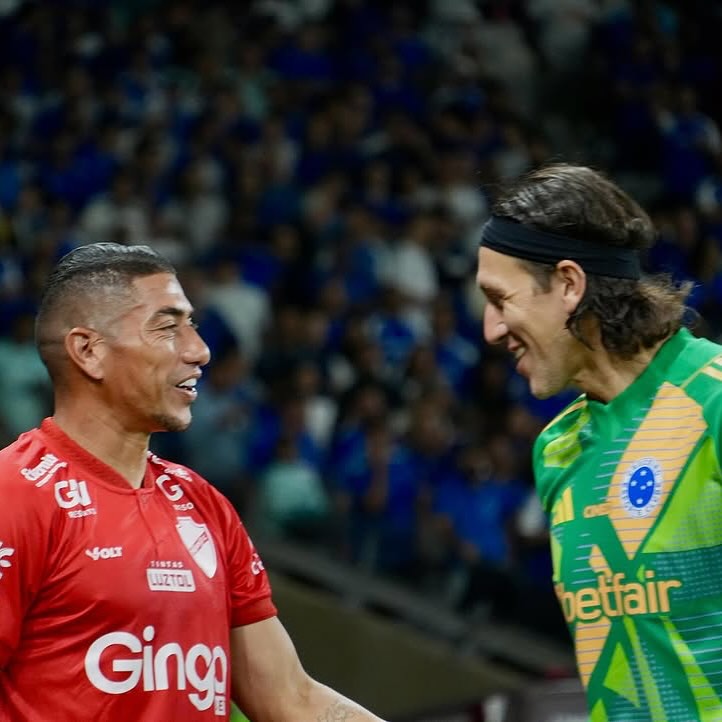 494481623_18164339065341124_7620704600868293931_n Reencontro de ídolos: Cássio e Ralf se abraçam após jogo da Copa do Brasil